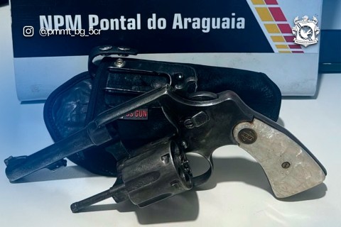 POLÍCIA MILITAR APREENDE REVÓLVER COM NUMERAÇÃO RASPADA EM PONTAL DO ARAGUAIA