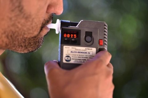 PM PRENDE MOTORISTA EMBRIAGADO E APREENDE VEÍCULO