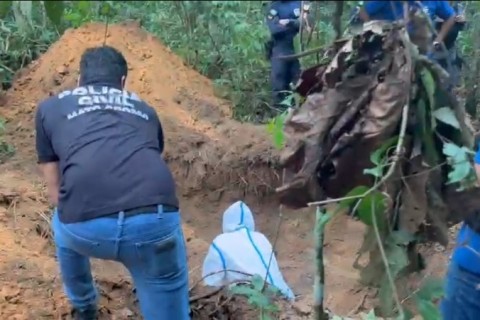 CEMITÉRIO CLANDESTINO