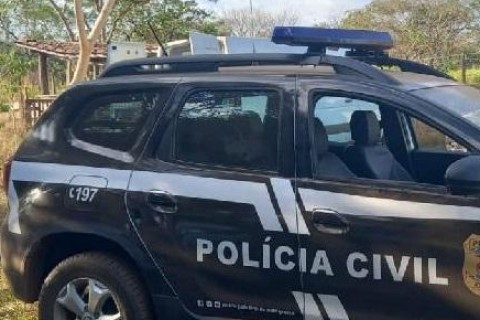 Homem é preso em flagrante por agredir companheira a pauladas em Água Boa