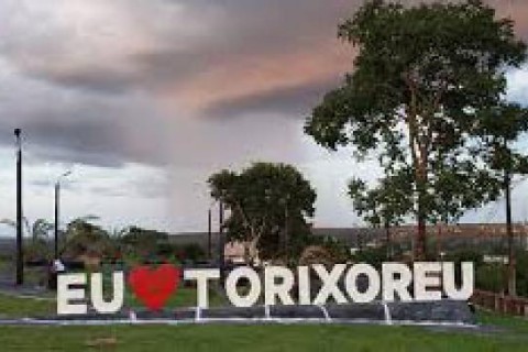 Prefeitura de Torixoréu realiza manutenção em ponto de lazer da cidade
