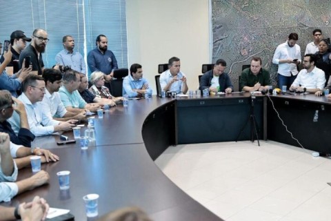 Governador cita investimento de R$ 1,2 bilhão e anuncia novas obras
