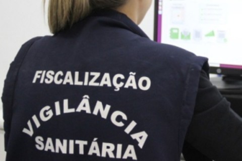 Clínica de emagrecimento é interditada por uso de medicamentos corrompidos; especialistas alertam sobre riscos e falha na fiscalização.